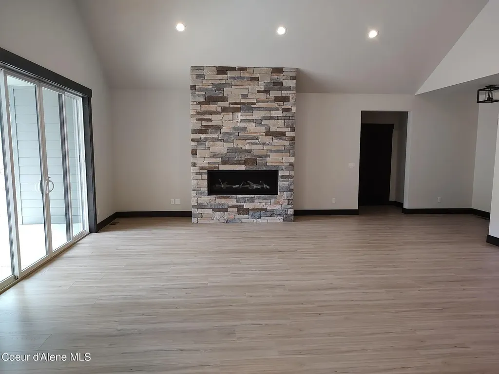 25787 N Dickens Road Athol ID 83801