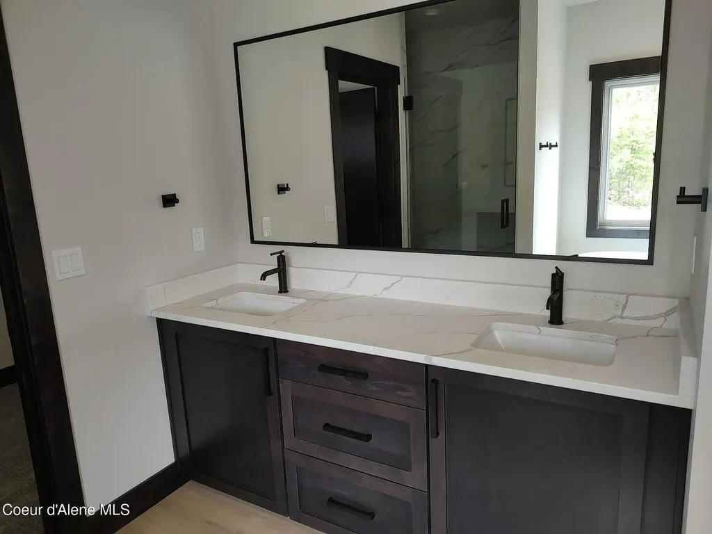 25787 N Dickens Road Athol ID 83801