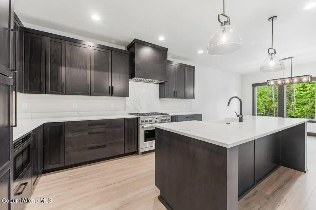 25787 N Dickens Road Athol ID 83801