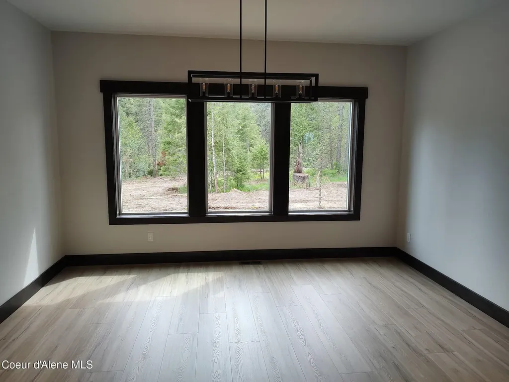 25787 N Dickens Road Athol ID 83801