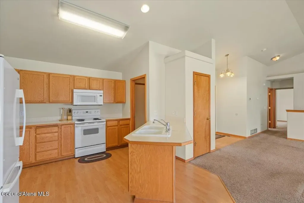 8270 N Ainsworth Drive Hayden ID 83835
