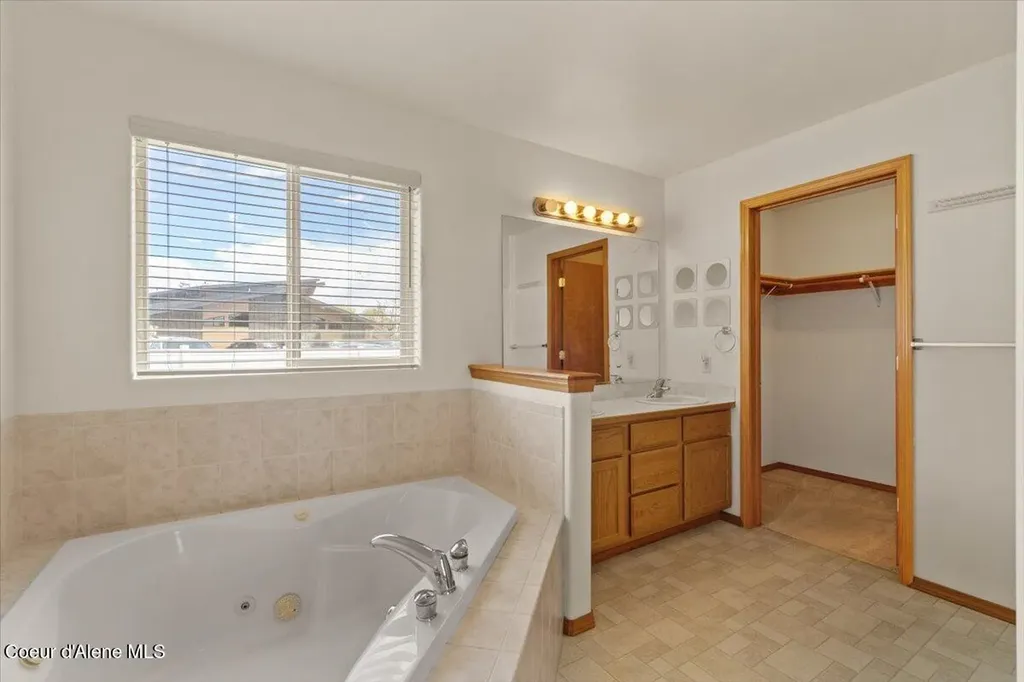 8270 N Ainsworth Drive Hayden ID 83835