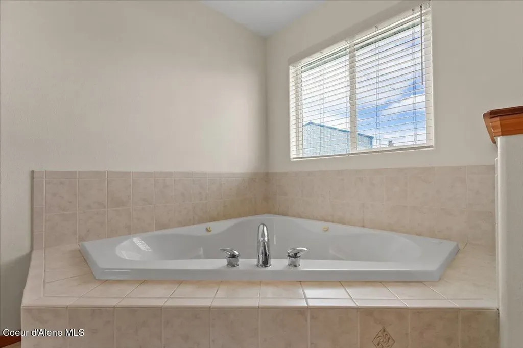 8270 N Ainsworth Drive Hayden ID 83835