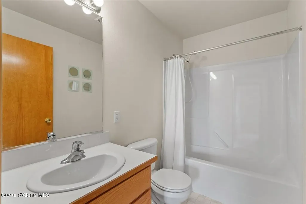 8270 N Ainsworth Drive Hayden ID 83835