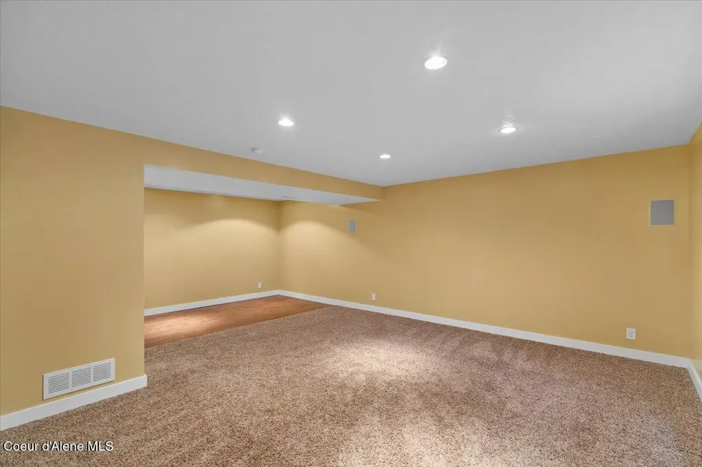 8270 N Ainsworth Drive Hayden ID 83835