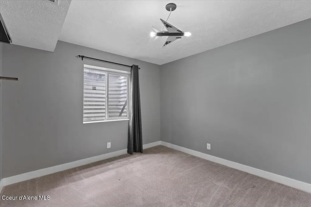 8270 N Ainsworth Drive Hayden ID 83835