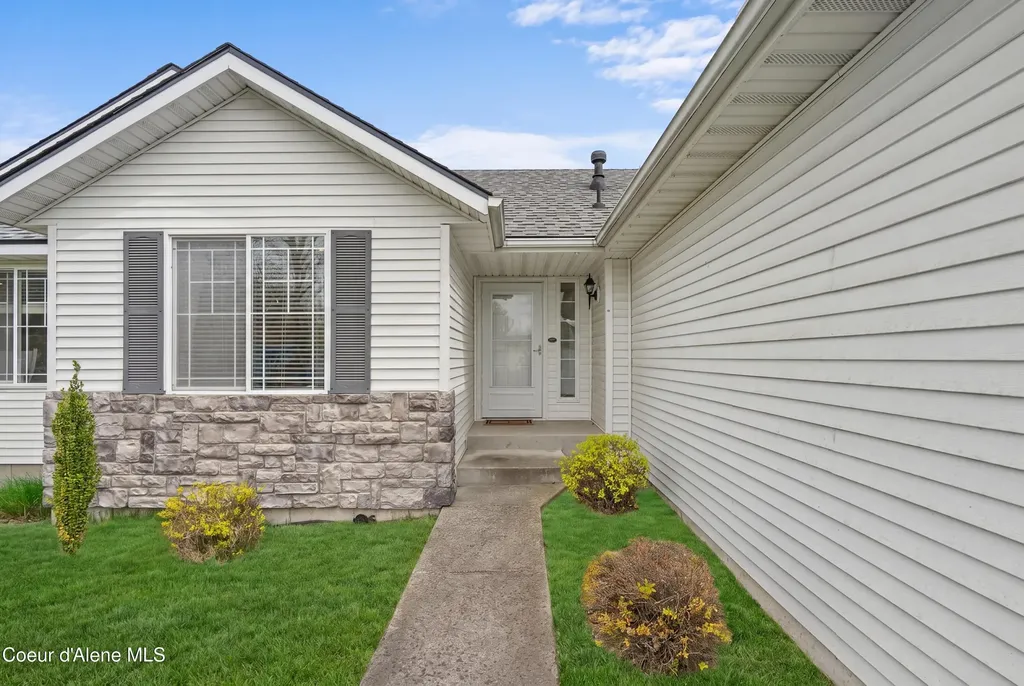 8270 N Ainsworth Drive Hayden ID 83835