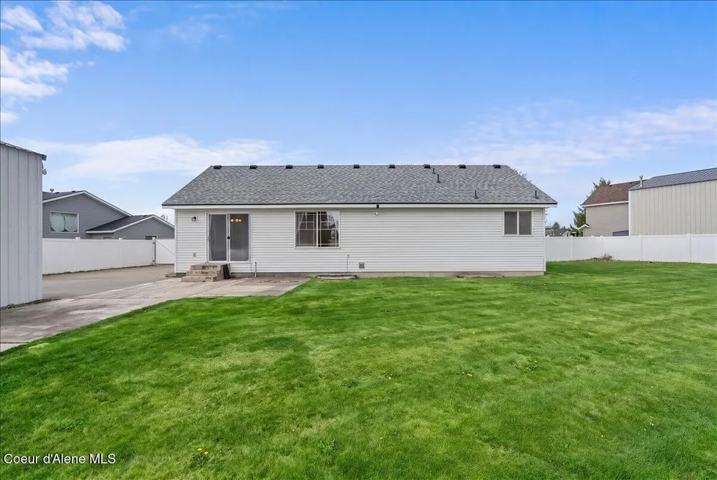 8270 N Ainsworth Drive Hayden ID 83835