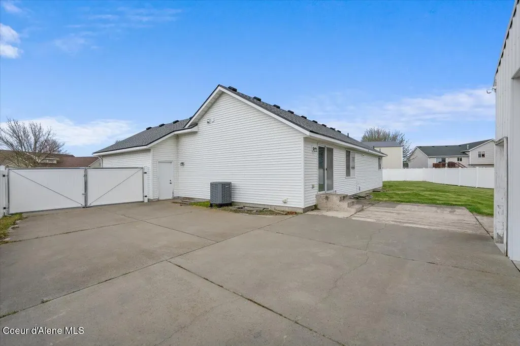 8270 N Ainsworth Drive Hayden ID 83835