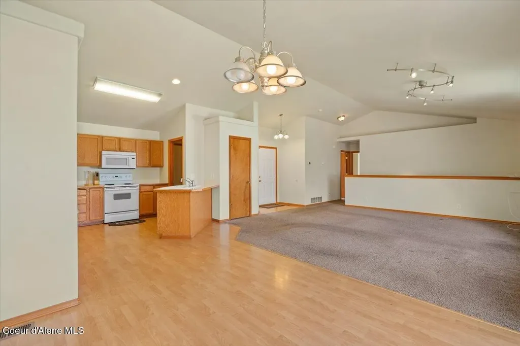 8270 N Ainsworth Drive Hayden ID 83835