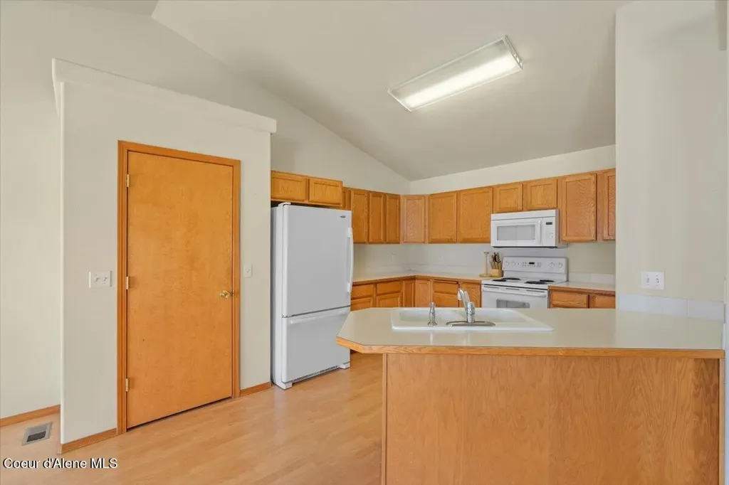 8270 N Ainsworth Drive Hayden ID 83835