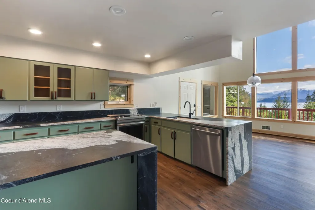 6101 Bottle Bay Road Sagle ID 83860
