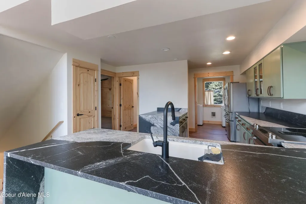 6101 Bottle Bay Road Sagle ID 83860