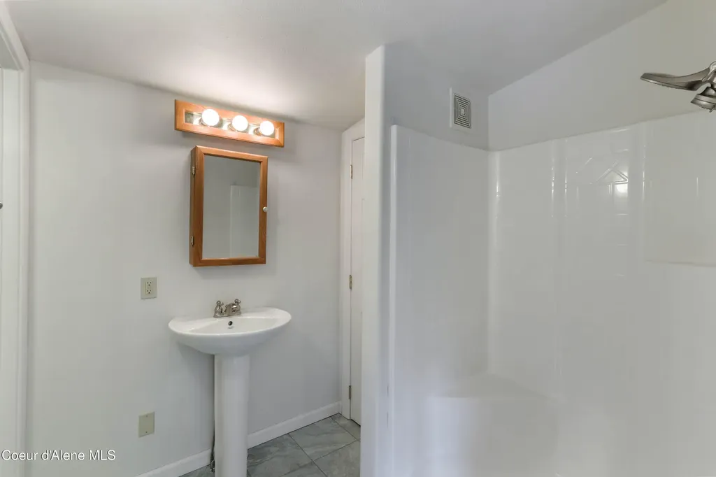 6101 Bottle Bay Road Sagle ID 83860
