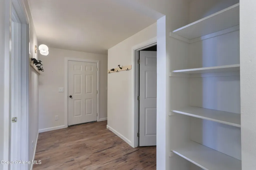 6101 Bottle Bay Road Sagle ID 83860