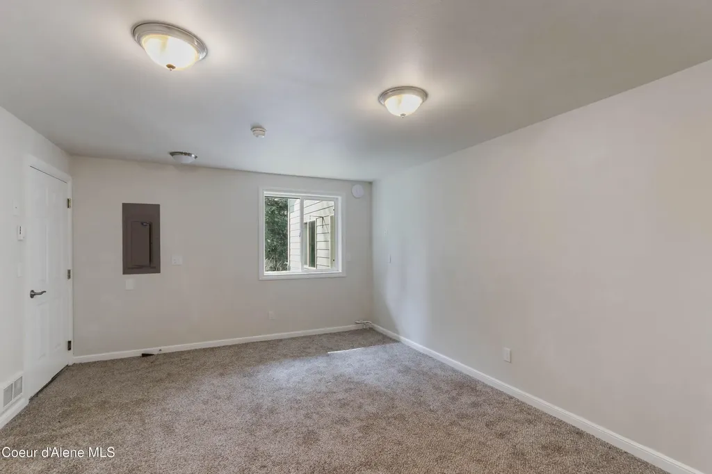 6101 Bottle Bay Road Sagle ID 83860