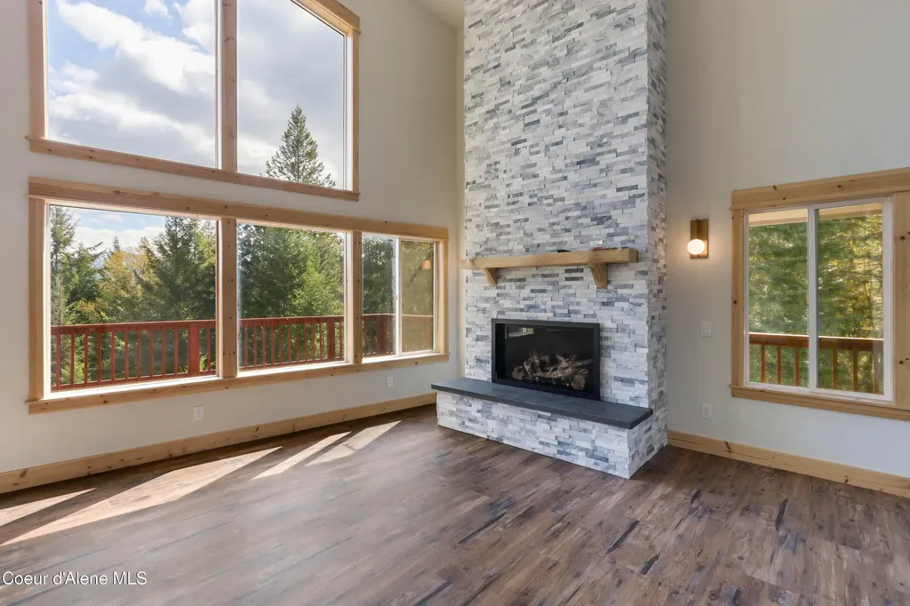 6101 Bottle Bay Road Sagle ID 83860