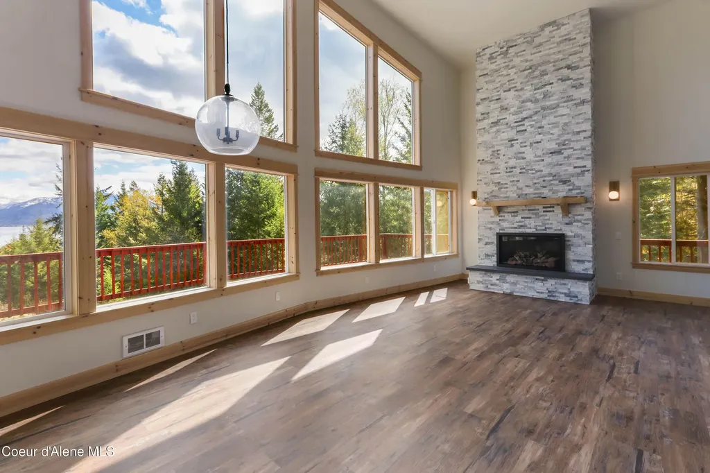 6101 Bottle Bay Road Sagle ID 83860