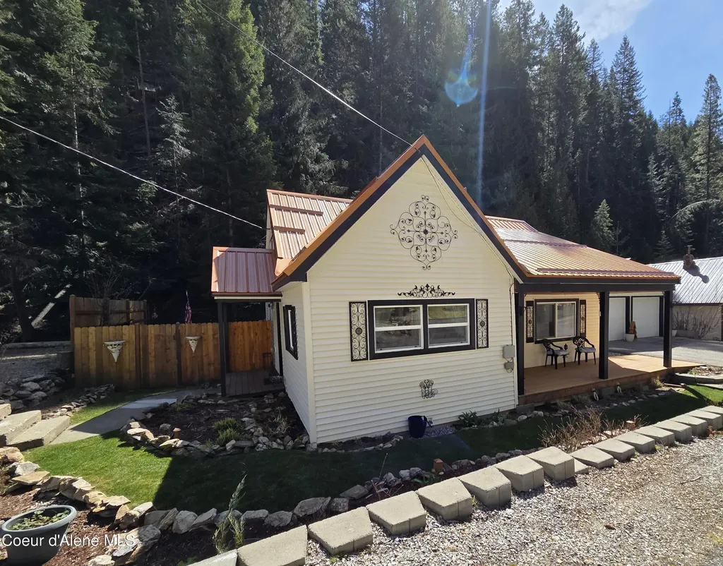 446 2nd Street Mullan ID 83846