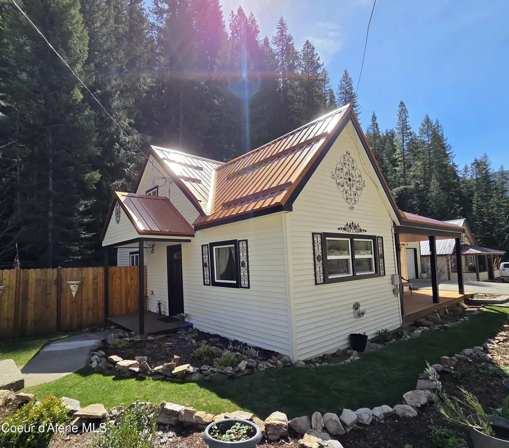 446 2nd Street Mullan ID 83846