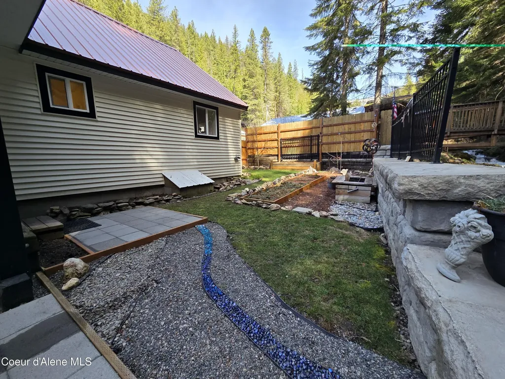 446 2nd Street Mullan ID 83846