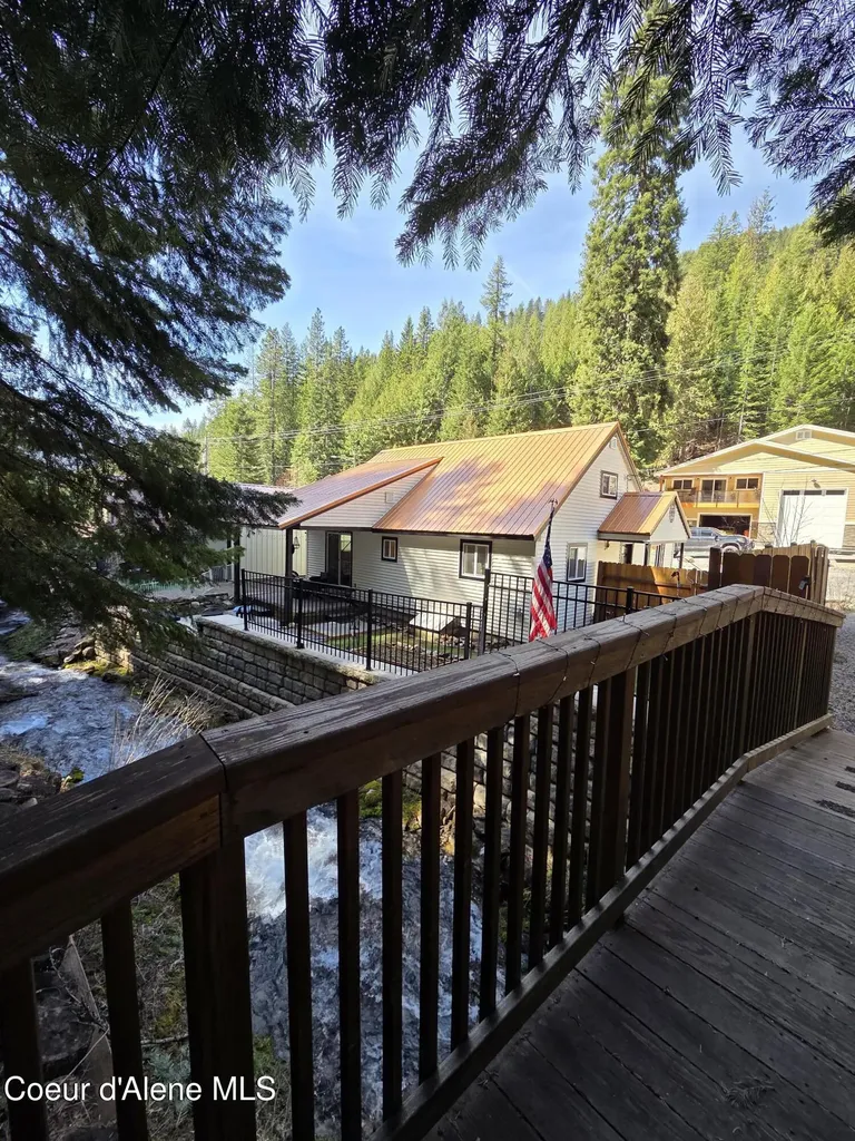 446 2nd Street Mullan ID 83846