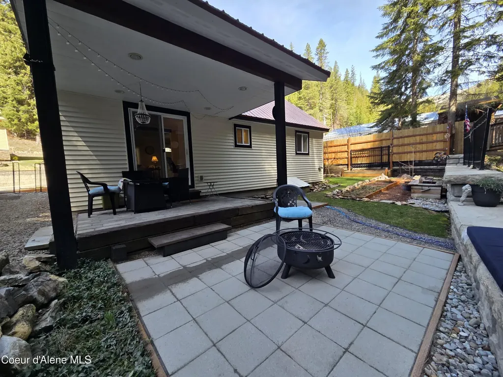 446 2nd Street Mullan ID 83846