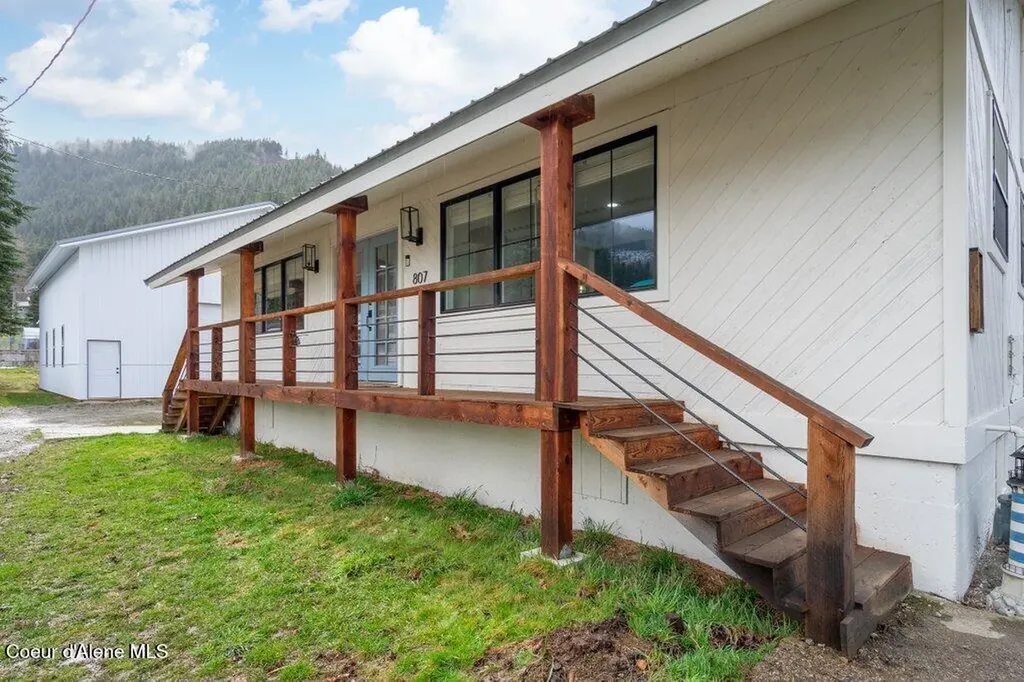 807 E Garden Avenue Osburn ID 83849