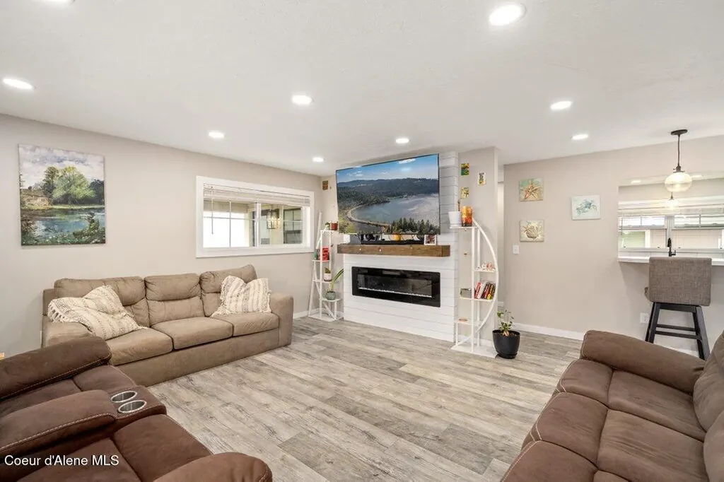 807 E Garden Avenue Osburn ID 83849