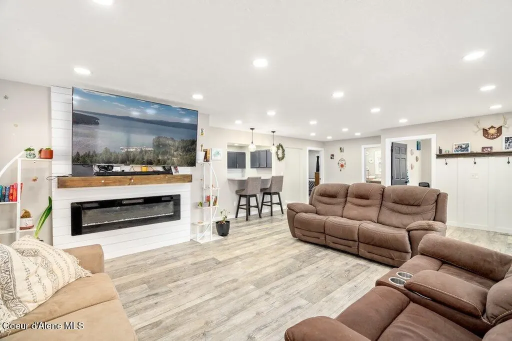 807 E Garden Avenue Osburn ID 83849