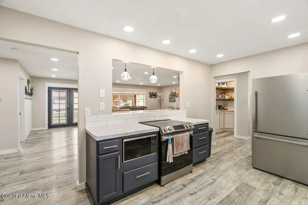 807 E Garden Avenue Osburn ID 83849