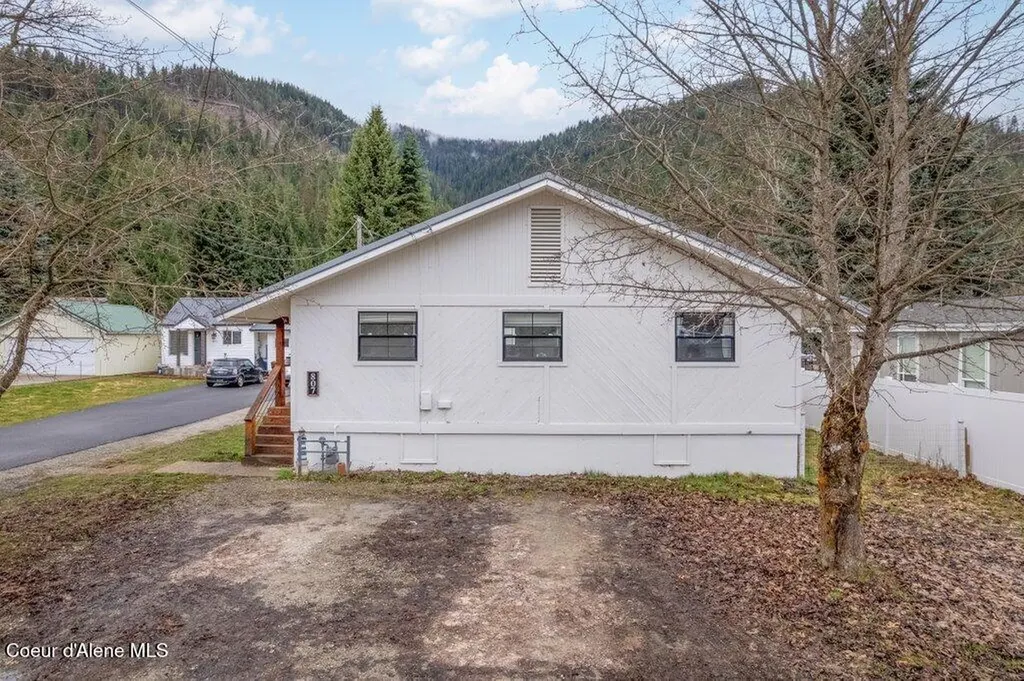 807 E Garden Avenue Osburn ID 83849