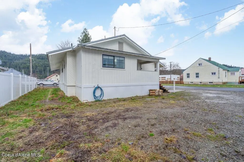 807 E Garden Avenue Osburn ID 83849