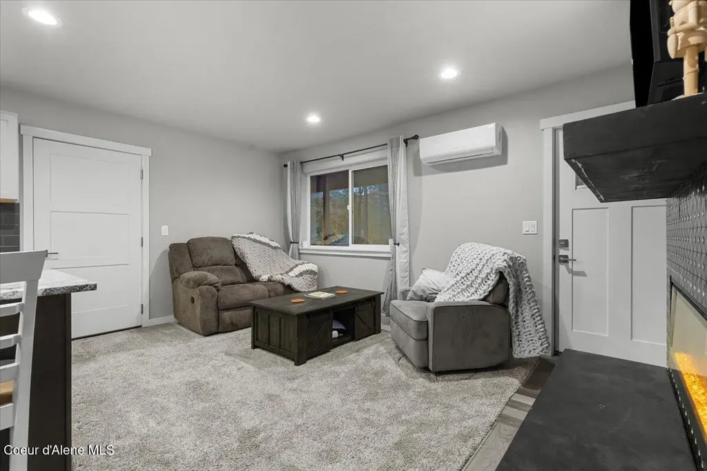 172 Wyatt Lane Spirit Lake ID 83869