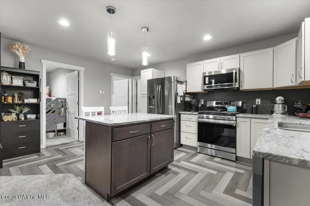 172 Wyatt Lane Spirit Lake ID 83869