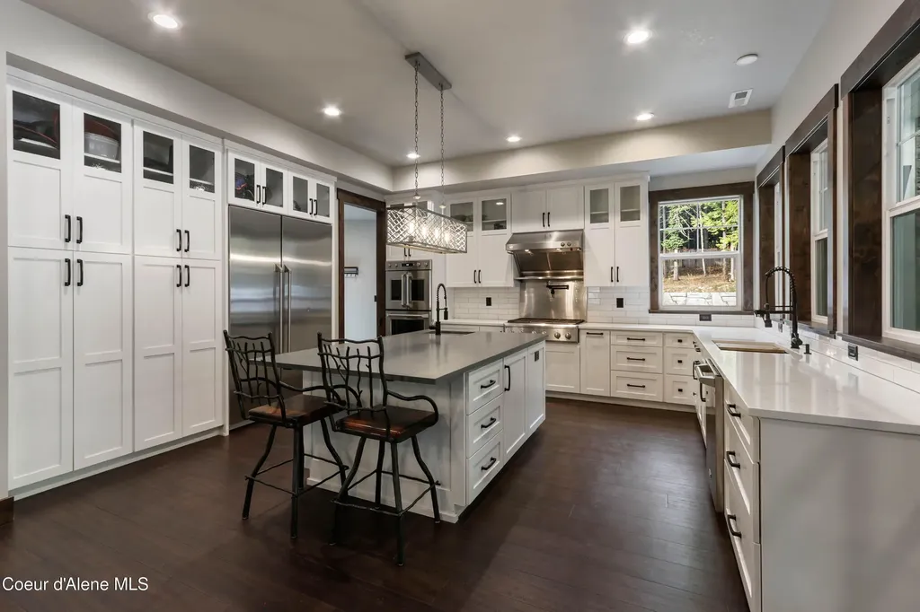 399 Forest Knolls Drive Sandpoint ID 83864