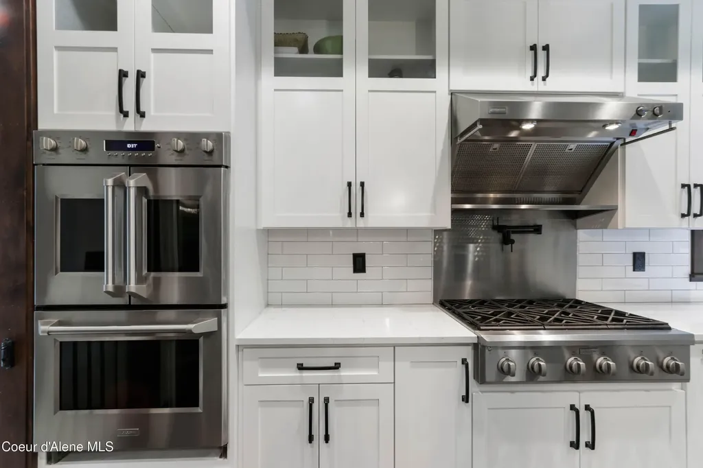 399 Forest Knolls Drive Sandpoint ID 83864