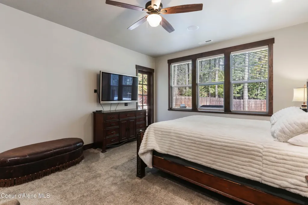 399 Forest Knolls Drive Sandpoint ID 83864