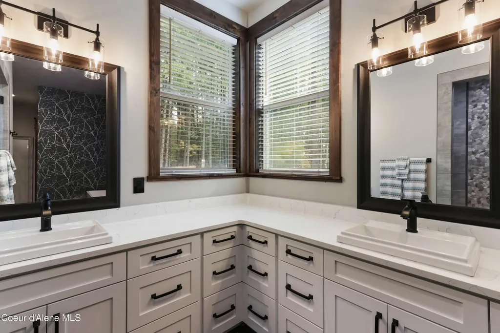399 Forest Knolls Drive Sandpoint ID 83864