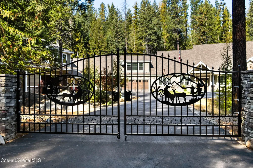 399 Forest Knolls Drive Sandpoint ID 83864