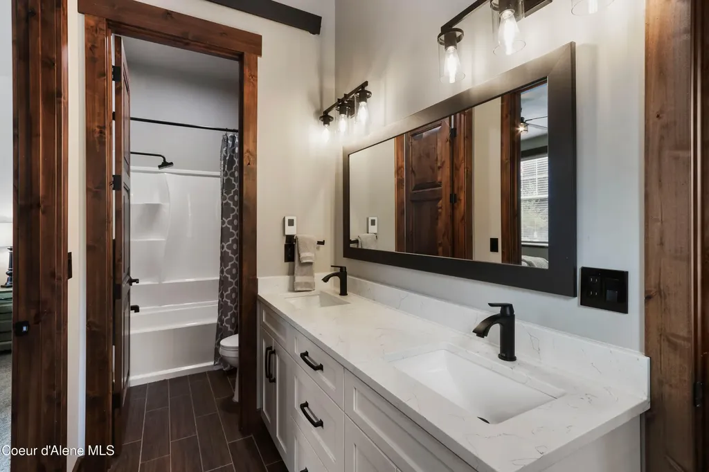 399 Forest Knolls Drive Sandpoint ID 83864
