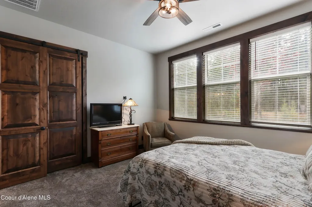 399 Forest Knolls Drive Sandpoint ID 83864