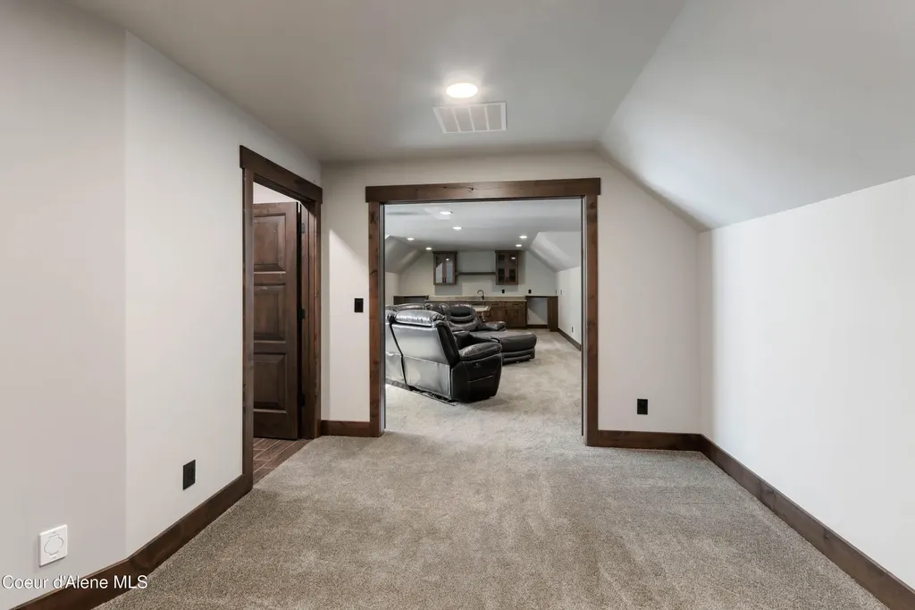399 Forest Knolls Drive Sandpoint ID 83864