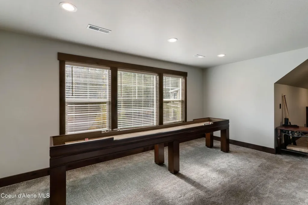 399 Forest Knolls Drive Sandpoint ID 83864