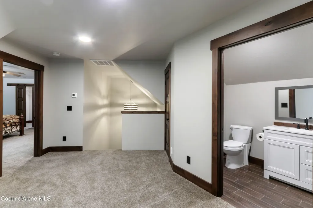 399 Forest Knolls Drive Sandpoint ID 83864