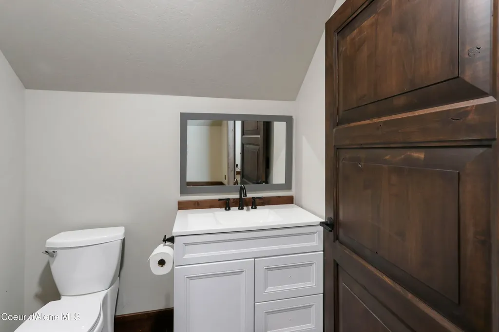 399 Forest Knolls Drive Sandpoint ID 83864