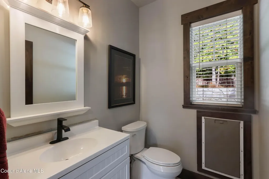 399 Forest Knolls Drive Sandpoint ID 83864