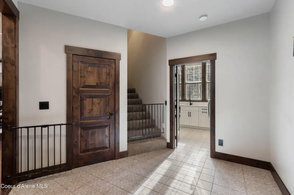399 Forest Knolls Drive Sandpoint ID 83864