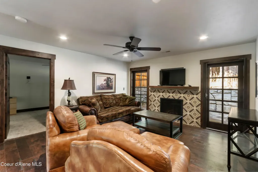 399 Forest Knolls Drive Sandpoint ID 83864