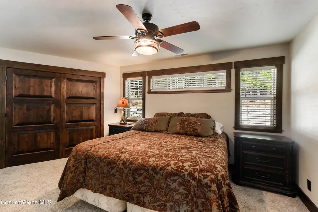 399 Forest Knolls Drive Sandpoint ID 83864